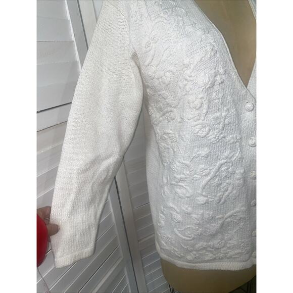 Vtg Huntington Ridge 80’s Women's Cardigan Cream Sweater Embroidered Sz Medium - Picture 3 of 8